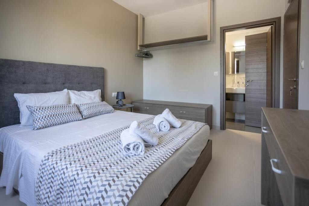 Mela Luxury Apartments Maroulás Exterior photo